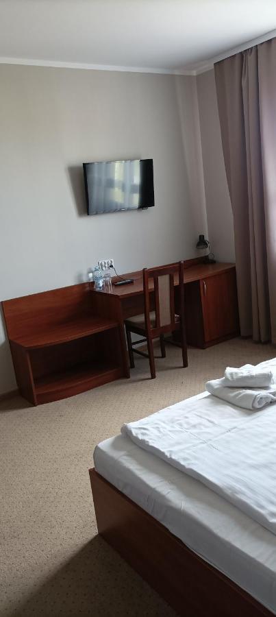 Hotel Przylesie Sierosław Esterno foto